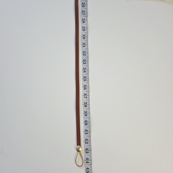 Brown thin belt with gold circular buckle - Picture 7 of 7